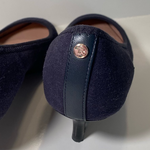 Taryn Rose Navy Nicki Pump 8 - Picture 10 of 10